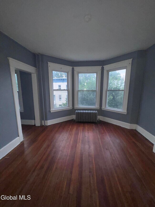 Building Photo - 254 Sheridan Ave
