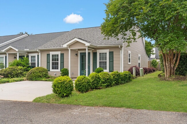 Building Photo - 115 Chloe Ln