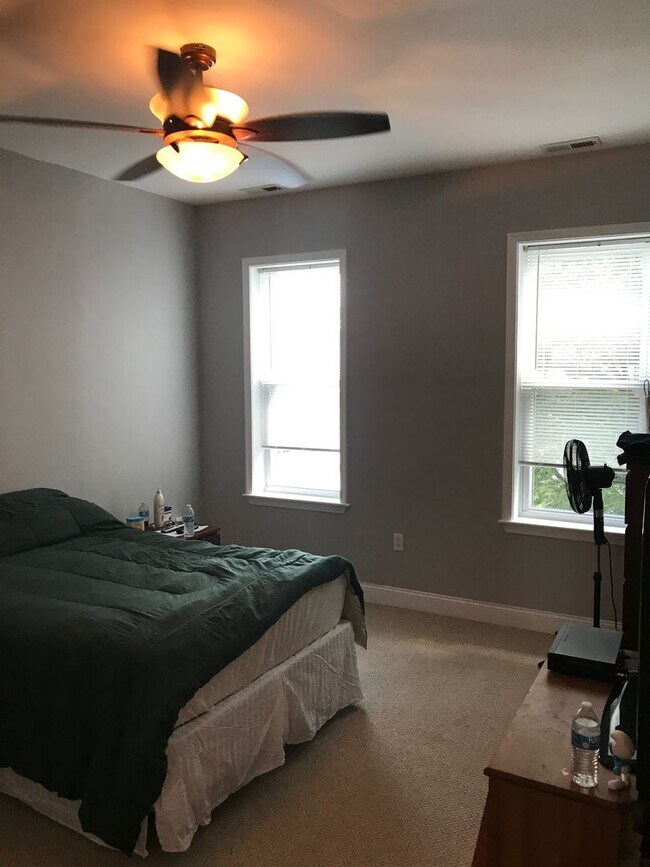 Building Photo - Updated 3-Bedroom, 1-Bath Home in HOT Remi...