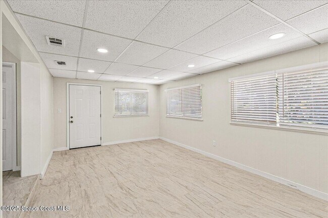 Building Photo - 1104 Azalea Ln