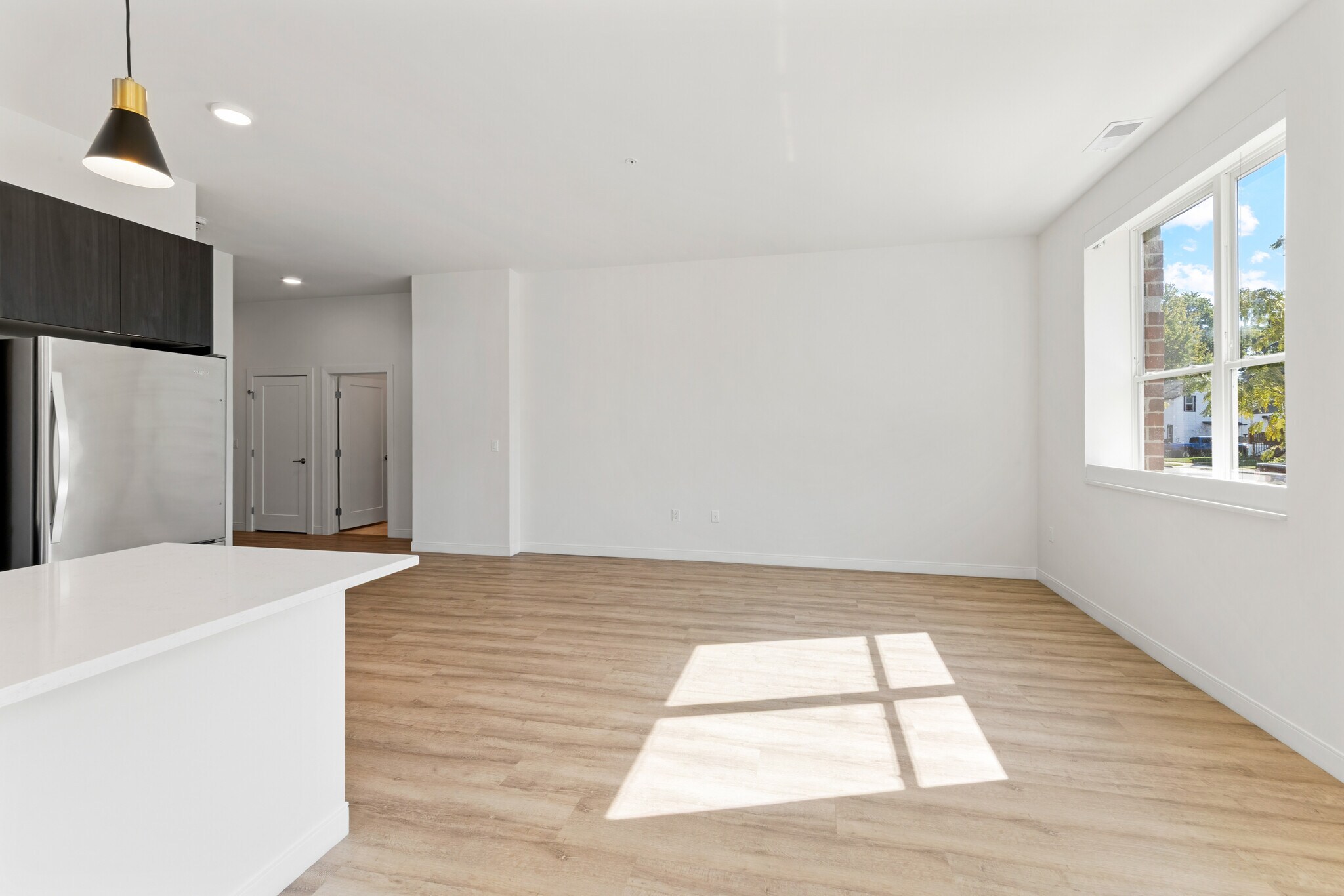 Building Photo - 5945 6th Ave