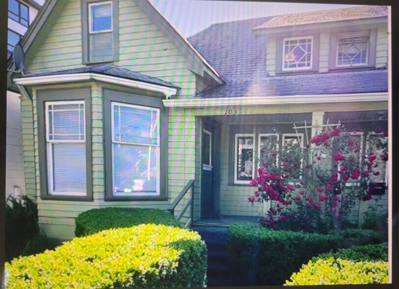 Primary Photo - 103 Williams Ave S