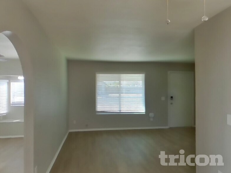 Building Photo - 7331 W Mountain View Rd