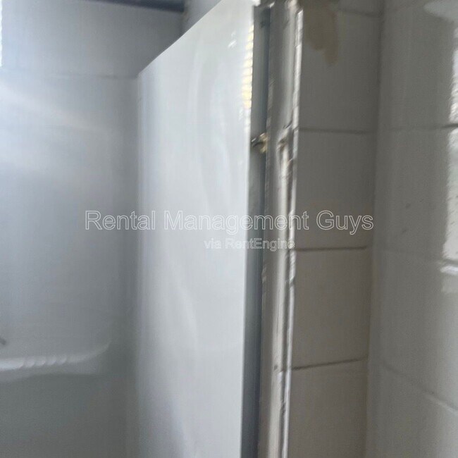 Building Photo - 2110 Fremont Ave N