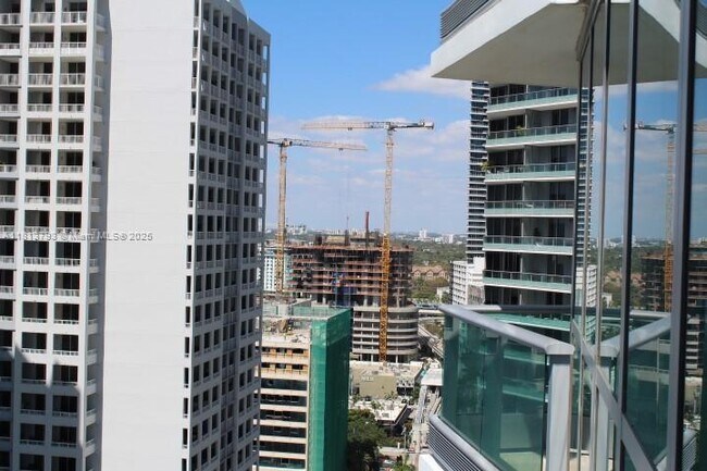 Building Photo - 1331 Brickell Bay Dr