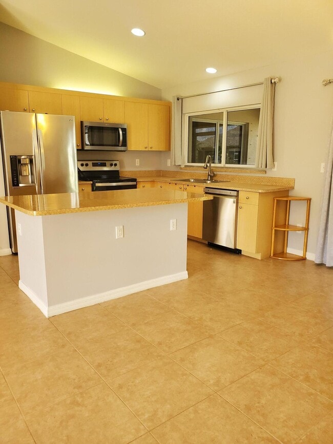 Building Photo - 3234 SW Fillmore St