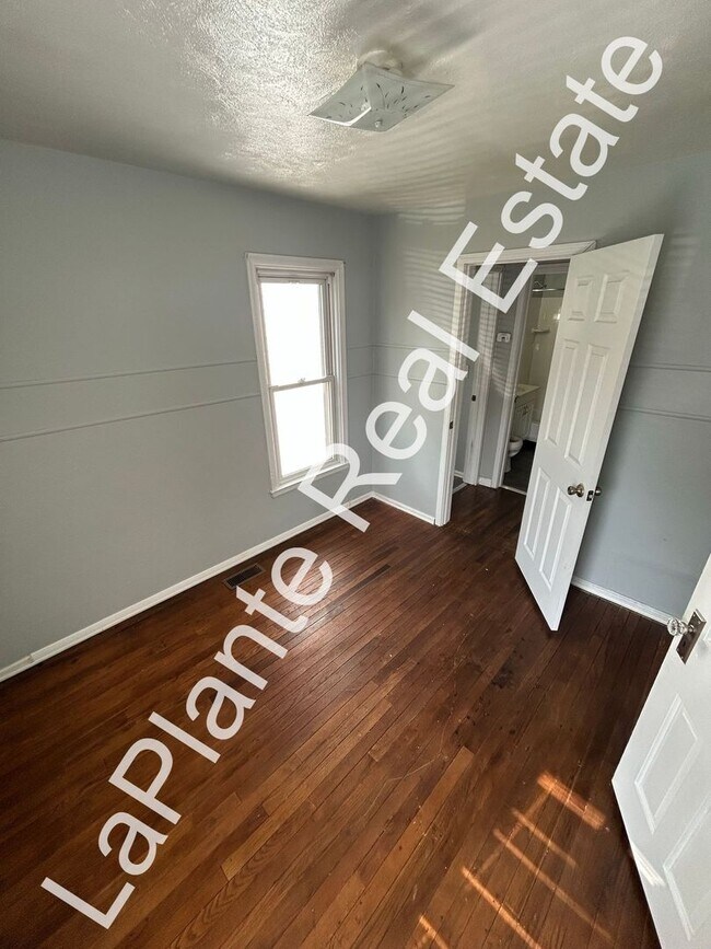 Building Photo - 2723 Eldora Dr