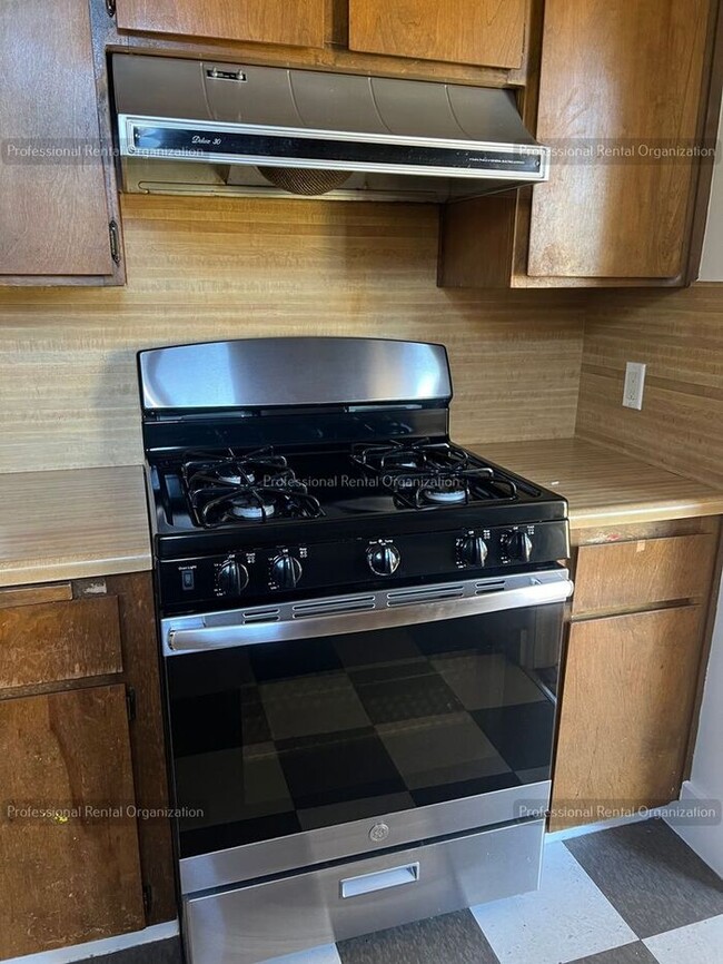 Building Photo - Large Historical Mare Island Duplex Unit