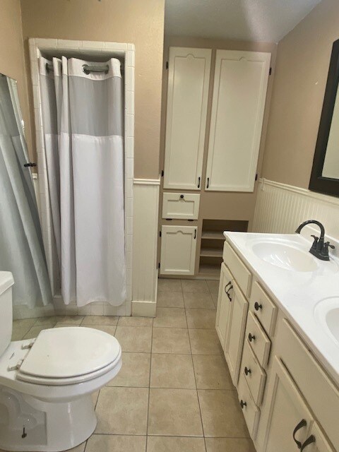 Building Photo - 2913 Moores Ln