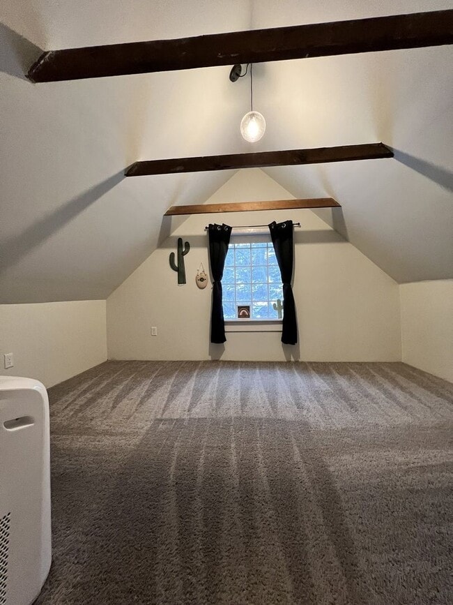 Building Photo - Charming, updated 3-bedroom, 2-bath home in the heart of Allegan