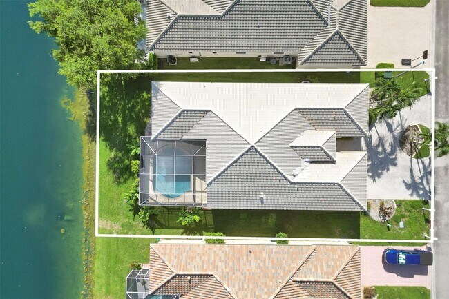 Building Photo - 5977 NW 73rd Ct