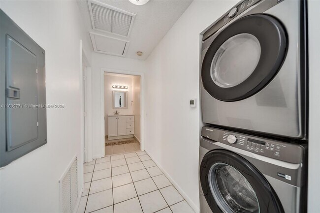 Building Photo - 11640 NW 39th St