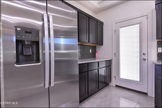 Building Photo - 12844 Giovanni Grajeda Ave