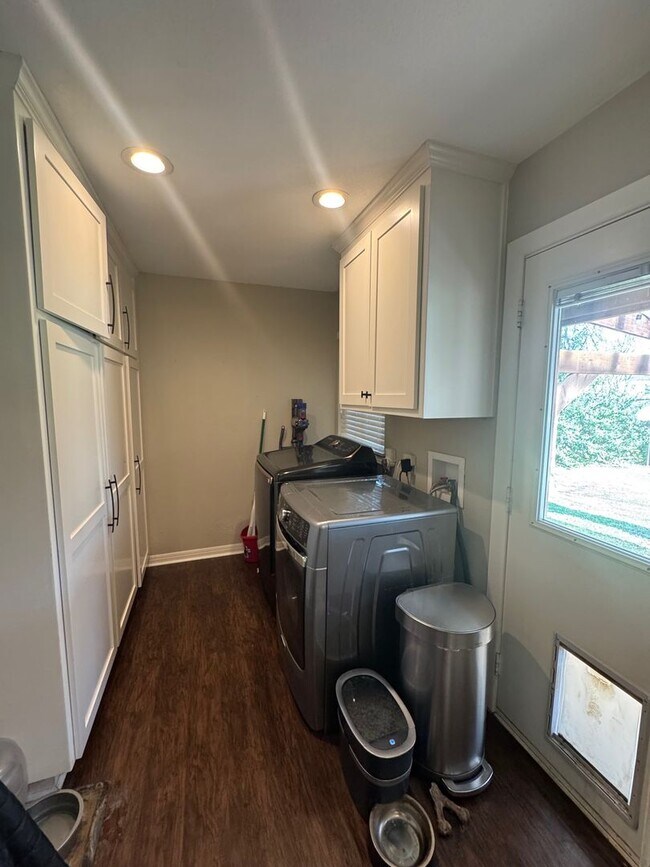 Building Photo - Beautifully Maintained Corner Lot Waco Home