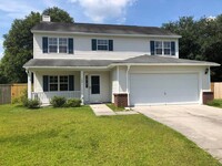 Building Photo - 4 Bedroom 3 Full Bath Home