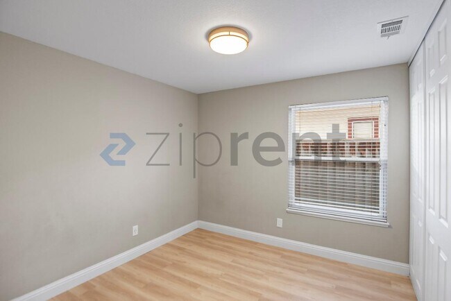 Building Photo - 33739 Slender Ct