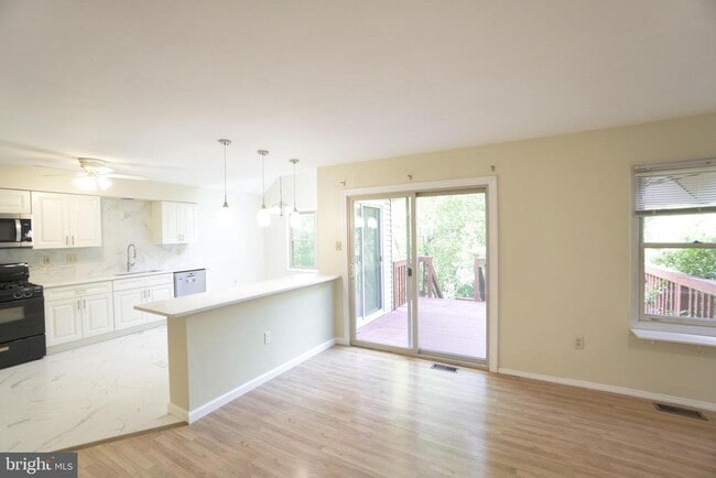 Building Photo - 1379 Gwynedale Way