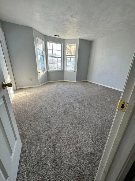 Building Photo - 2444 Rollingview Ct