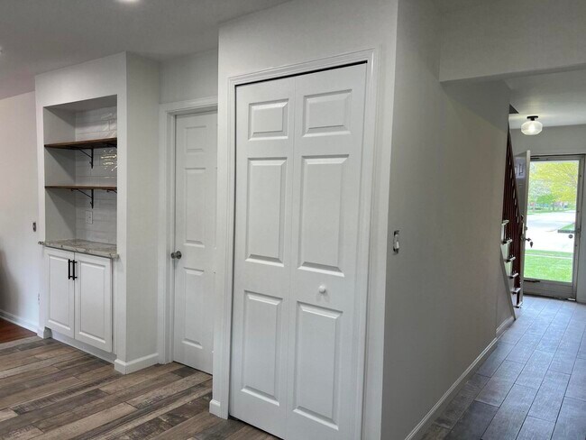 Building Photo - 4033 Ramblewood Dr