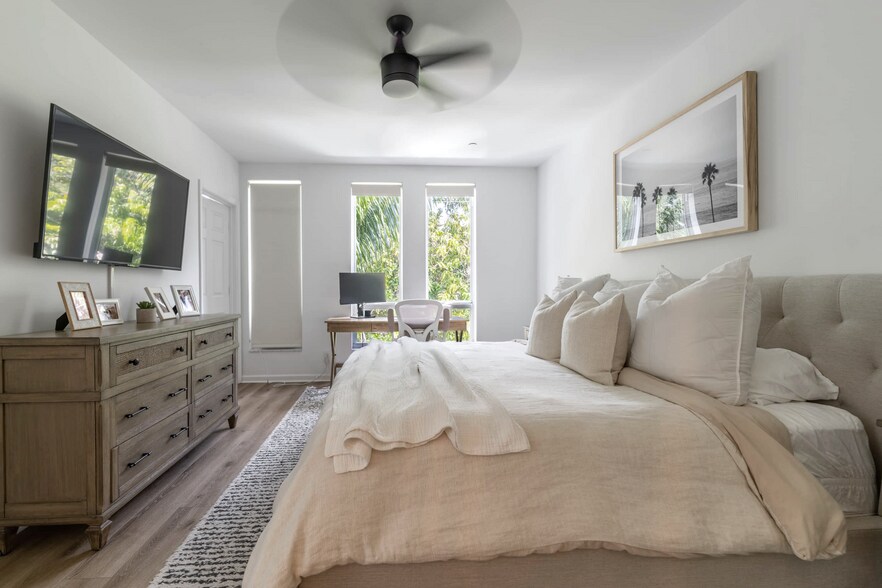 Building Photo - 723 SE 16th Ct