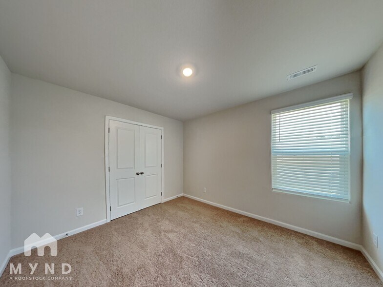 Building Photo - 364 Taverners Ln