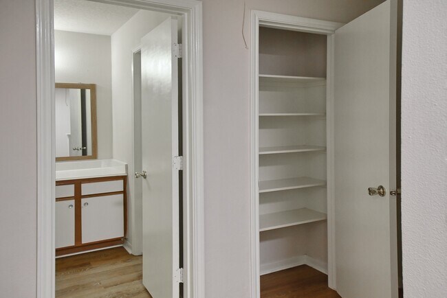 Building Photo - 1106 Mossy Branch St