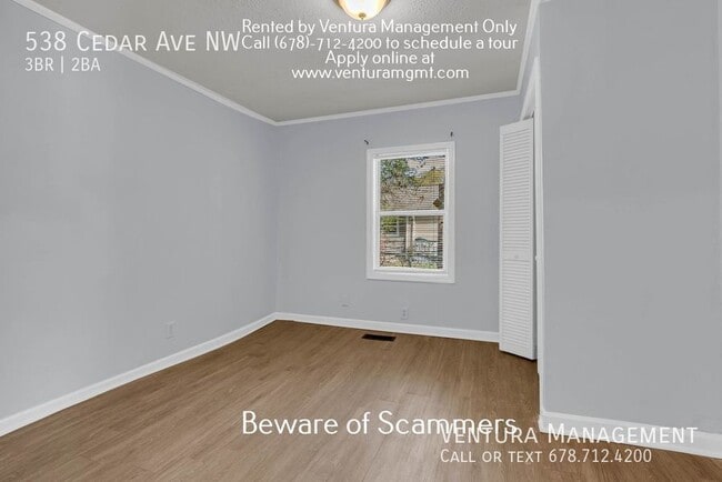 Building Photo - 538 Cedar Ave NW