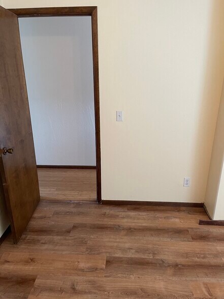 Building Photo - 6533 N 7th Ave