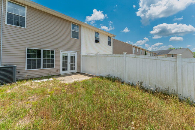 Building Photo - 227 Swaying Pine Ct