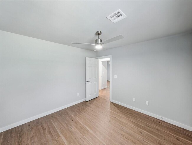 Building Photo - 6304 NW Kathleen St