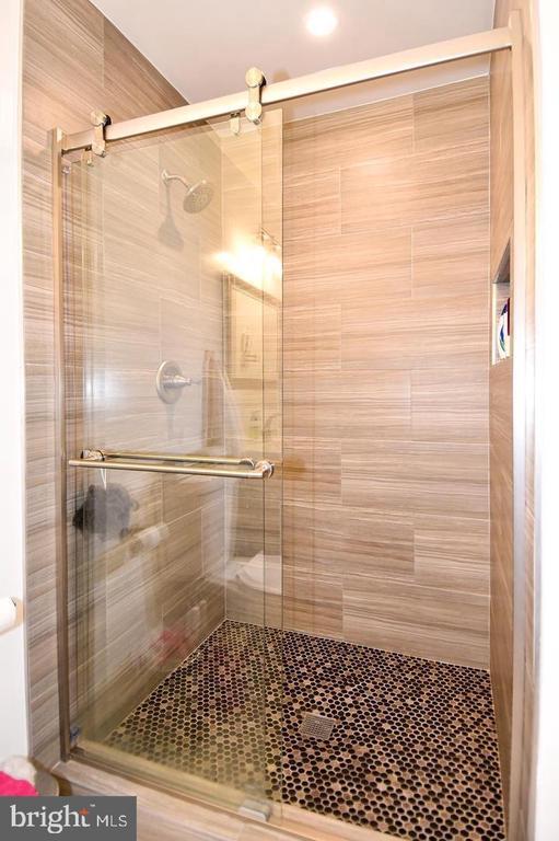 Building Photo - 5449 Grove Ridge Way