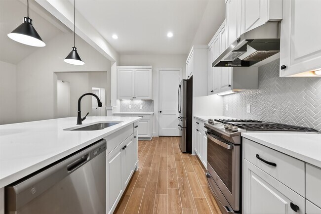 Building Photo - 2210 Cherry Brg Ln