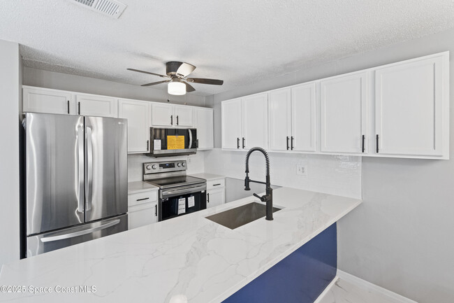 Building Photo - 3263 Sand Ct