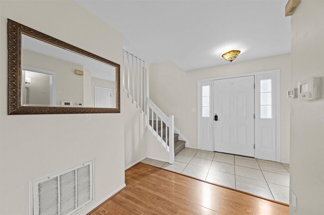 Building Photo - 4 Woodbine Dr