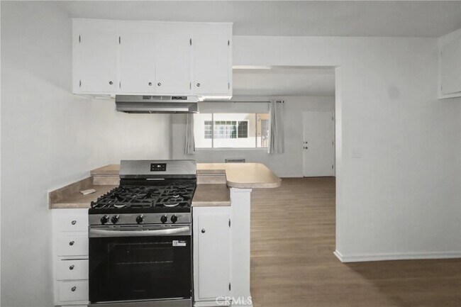 Building Photo - 1010 E 32nd St