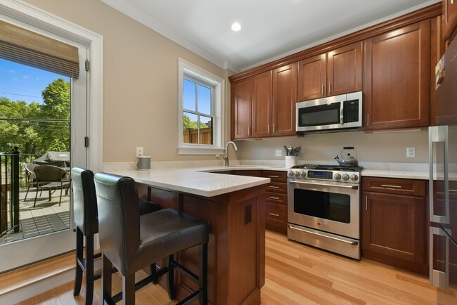 Building Photo - 209 W Springfield St