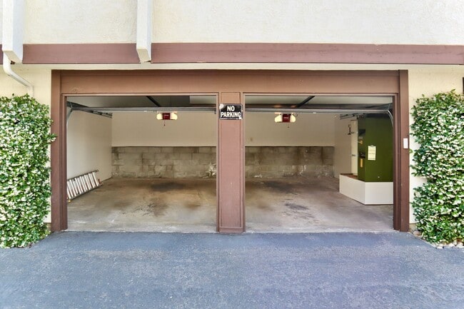 Building Photo - Charming 2-bedroom condo - Mission San Jose District!