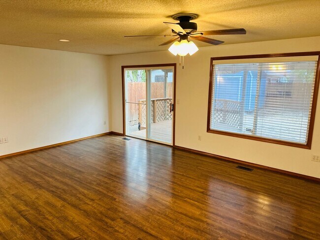 Building Photo - Beautiful One Level Home w/ RV Parking