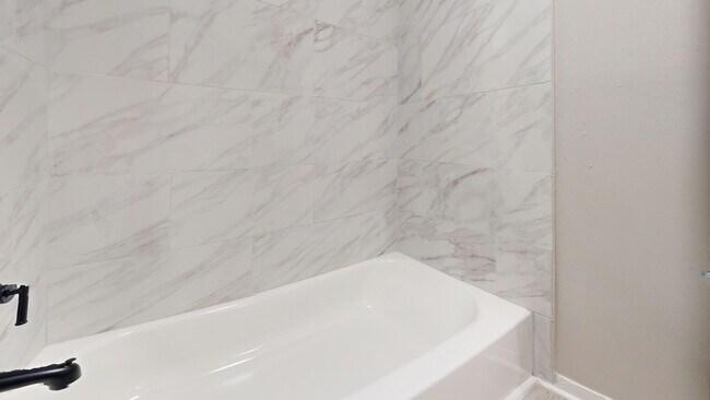 Building Photo - Updated 2-Bedroom Home with Bonus Room