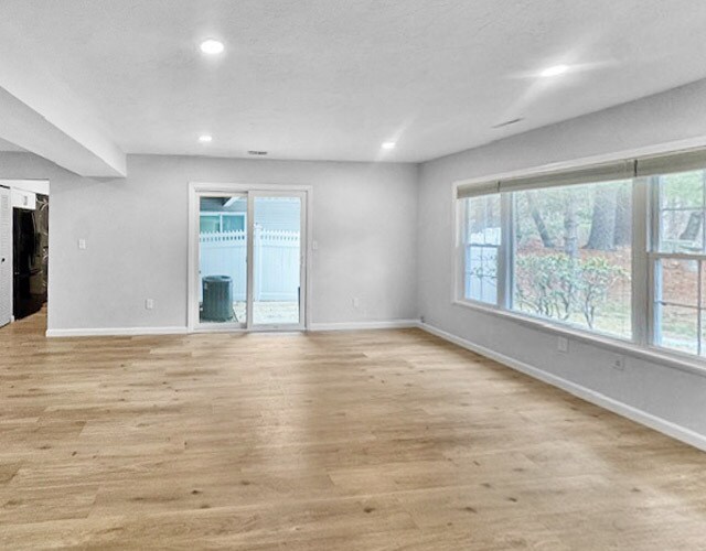 Building Photo - 418 Edgebrook Dr