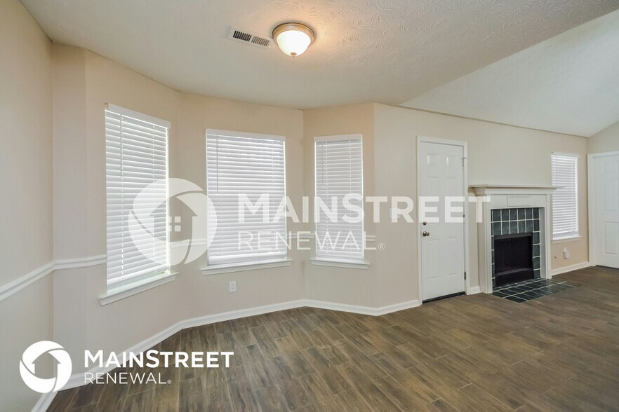 Building Photo - 851 Sweetwater Way