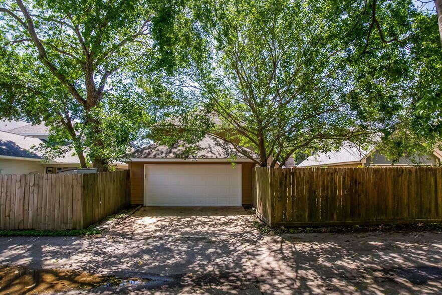 Building Photo - 4714 Cashel Castle Dr