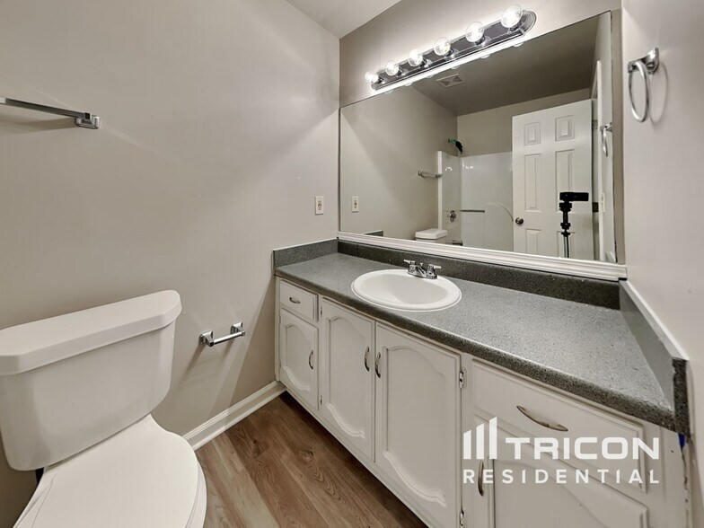 Building Photo - 2709 Owens Dr