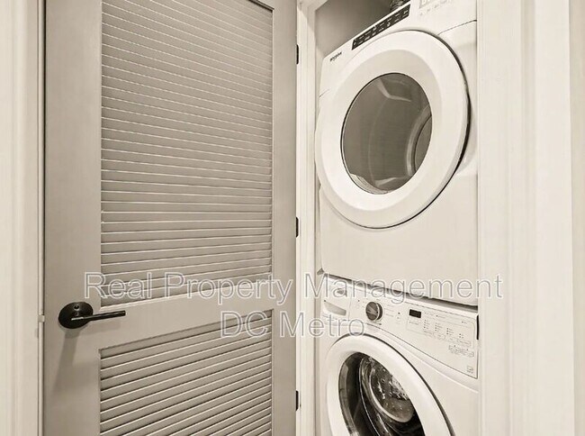 Building Photo - 811 Upshur St NW