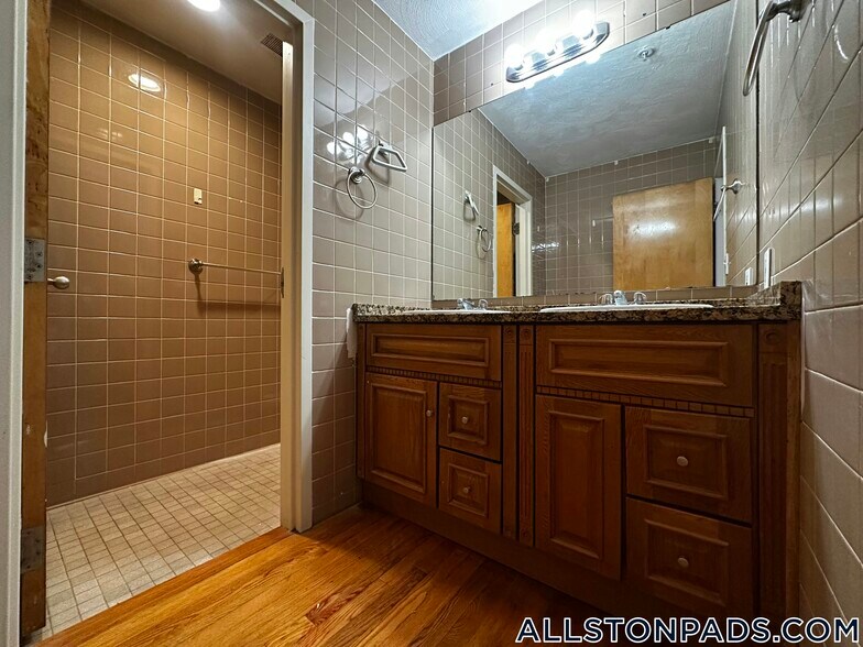 Building Photo - 1110 Commonwealth Ave