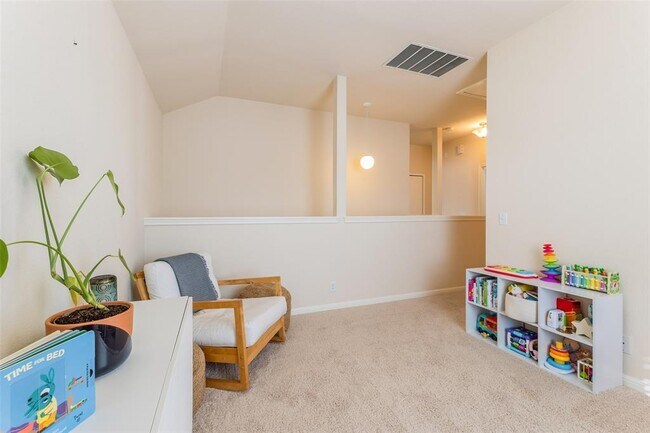 Building Photo - 336 Celery Loop