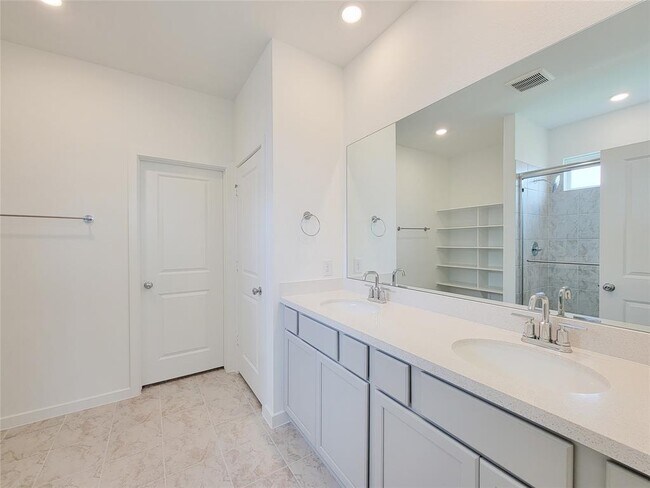Building Photo - 21627 Royal Jett Dr