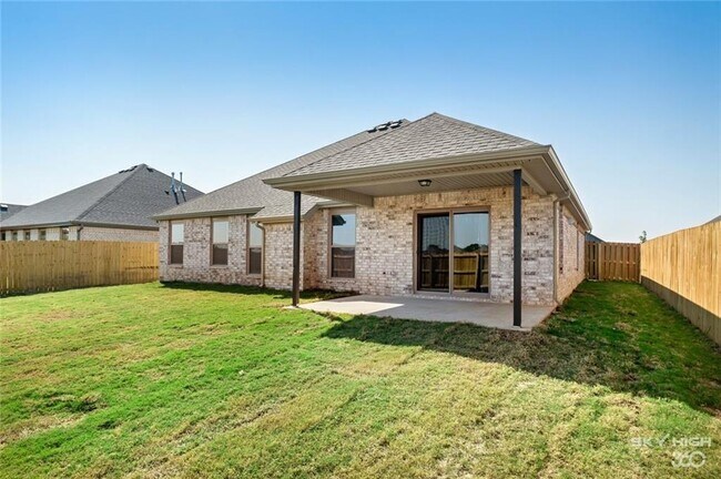 Building Photo - 4446 W Barhem Dr
