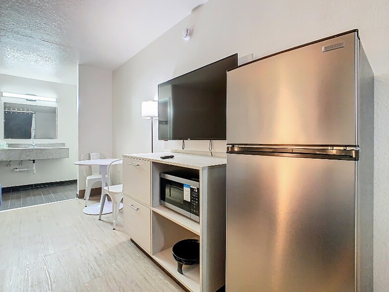 Building Photo - 44199 US-27