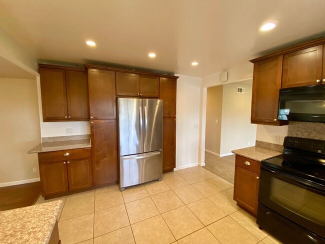 Building Photo - Quiet and Comfortable West San Jose Home